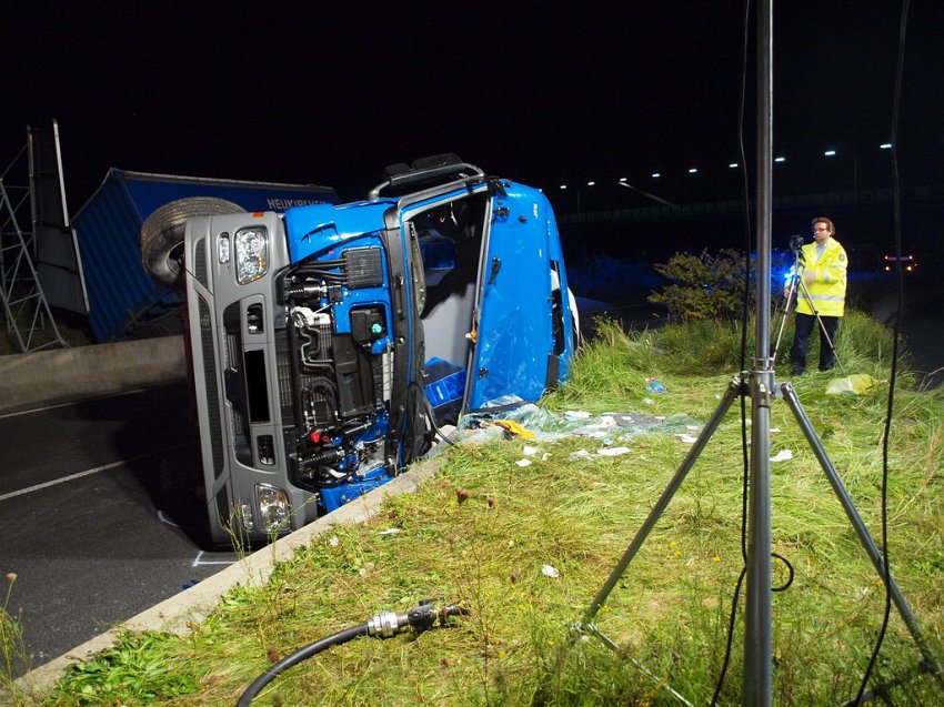 Einsatz BF Koeln PEINGEKLEMMT in Leverkusen P106.JPG